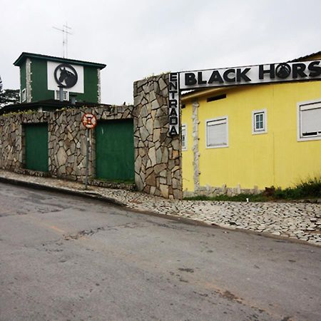 Motel Black Horse Cotia  Bagian luar foto