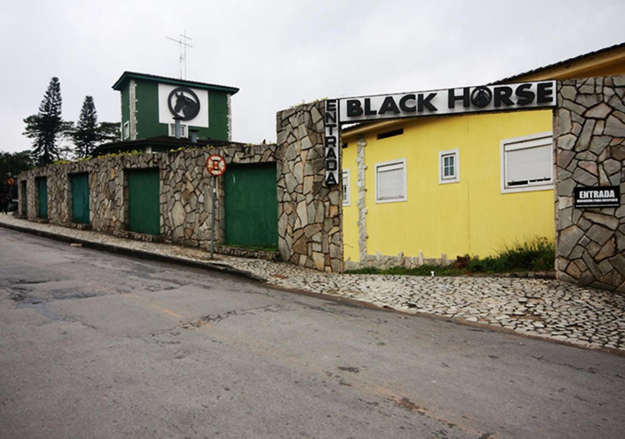 Motel Black Horse Cotia  Bagian luar foto
